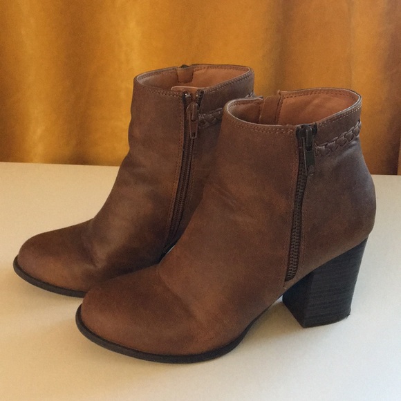 Esprit Shoes - Light brown ankle boots